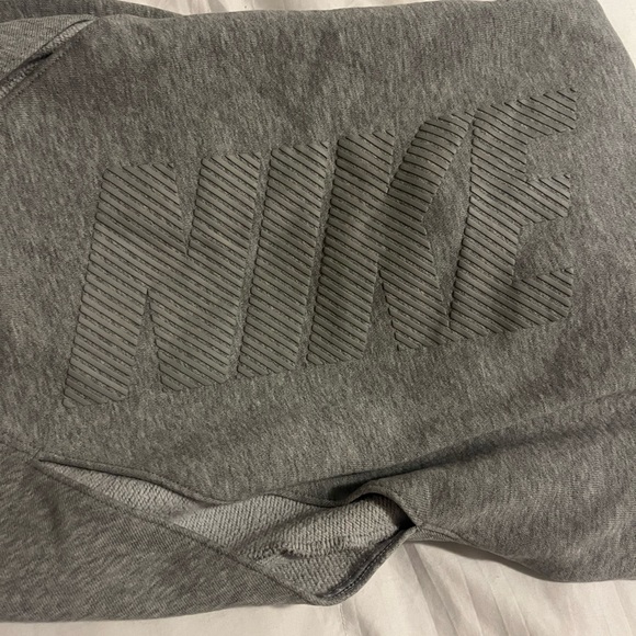 grey cropped nike crewneck sweatshirt with cutouts and logo on back - Picture 4 of 5